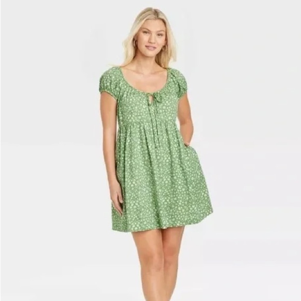 773 Universal Thread Green Floral Mini Dress Cottagecore Puff Sleeve Size L